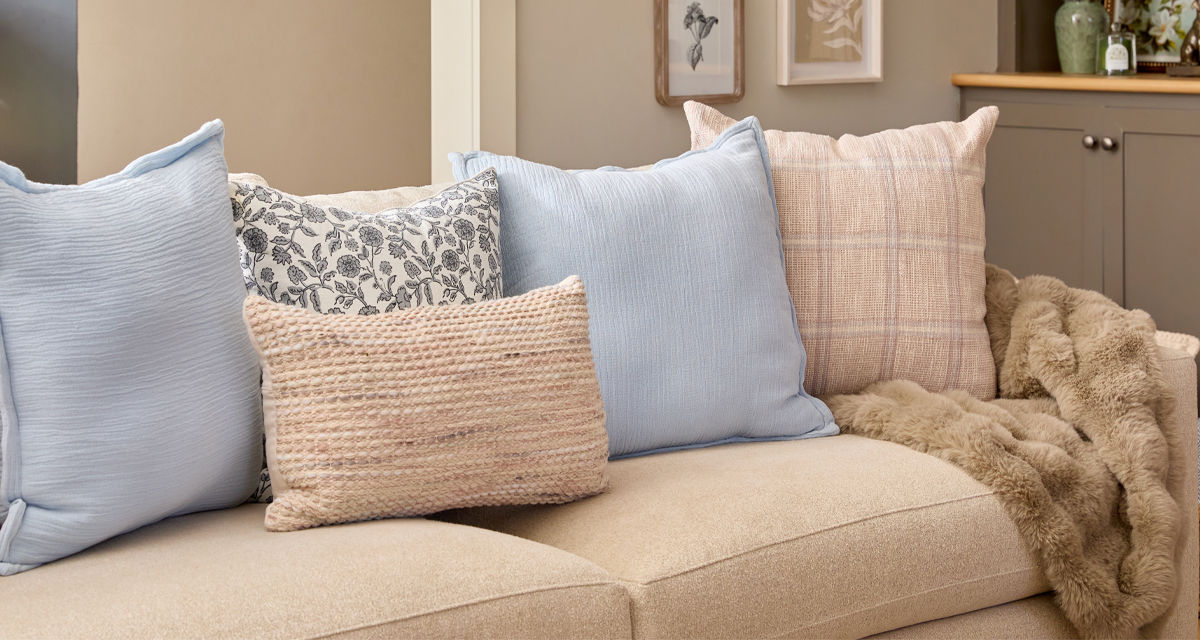 Throw Pillows & Blankets