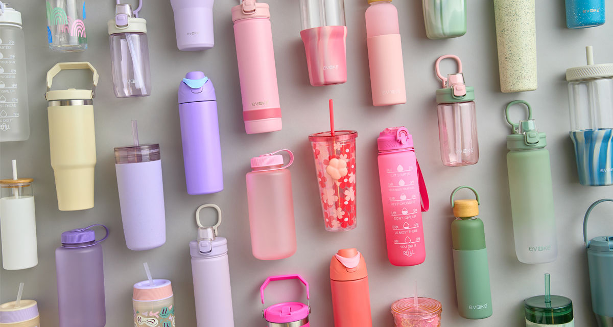 Colorful water bottles: stainless-steel insulated bottles, plastic travel cups, and glass bottles in solids and prints.