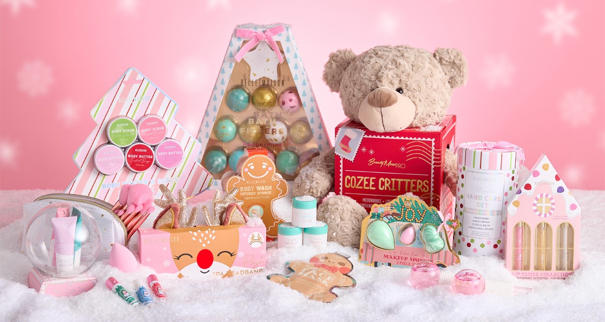 Beauty gift ideas: Cozee Critter aromatherapy plush, bath bomb gift set, lip set, reindeer eye mask & more.