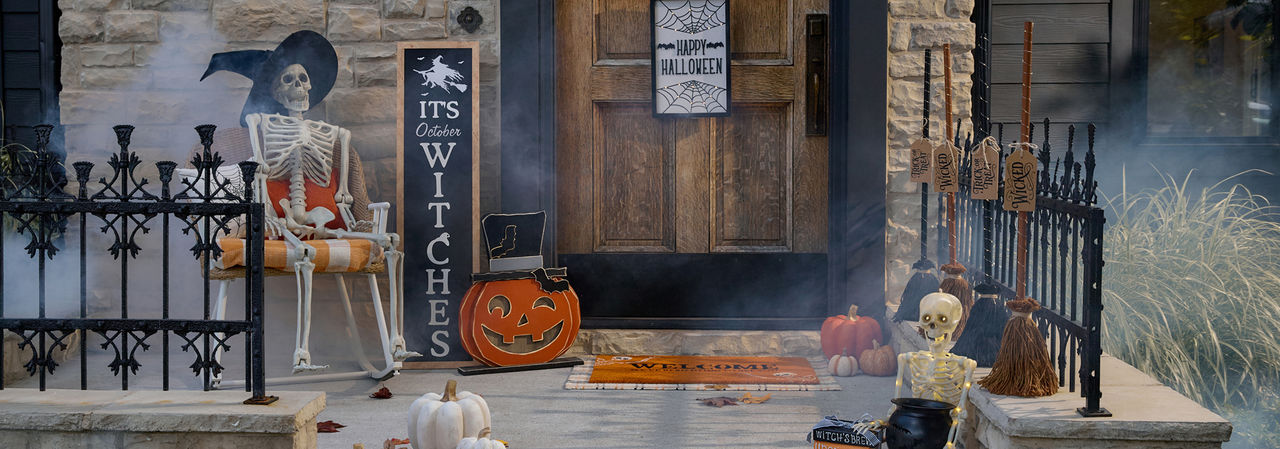 Front porch decorated for Halloween.