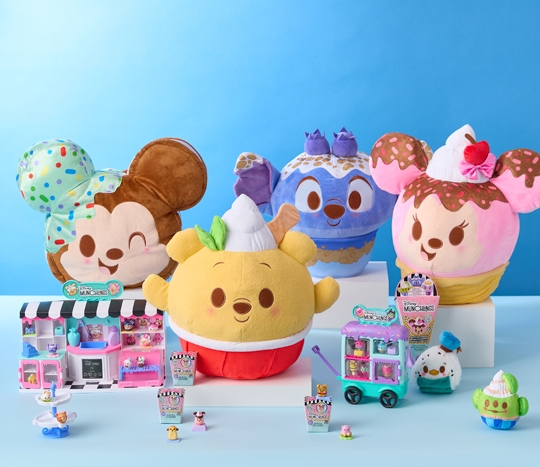 Disney Munchlings toys: large plush, mini munch bakery set, ice cream cart set, small scented plush and scented figurines.